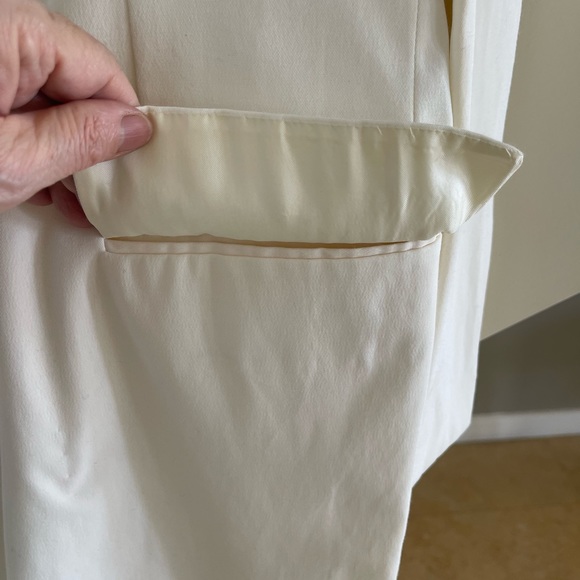 VICTOR VICTORIA WHITE COAT - Picture 4 of 15